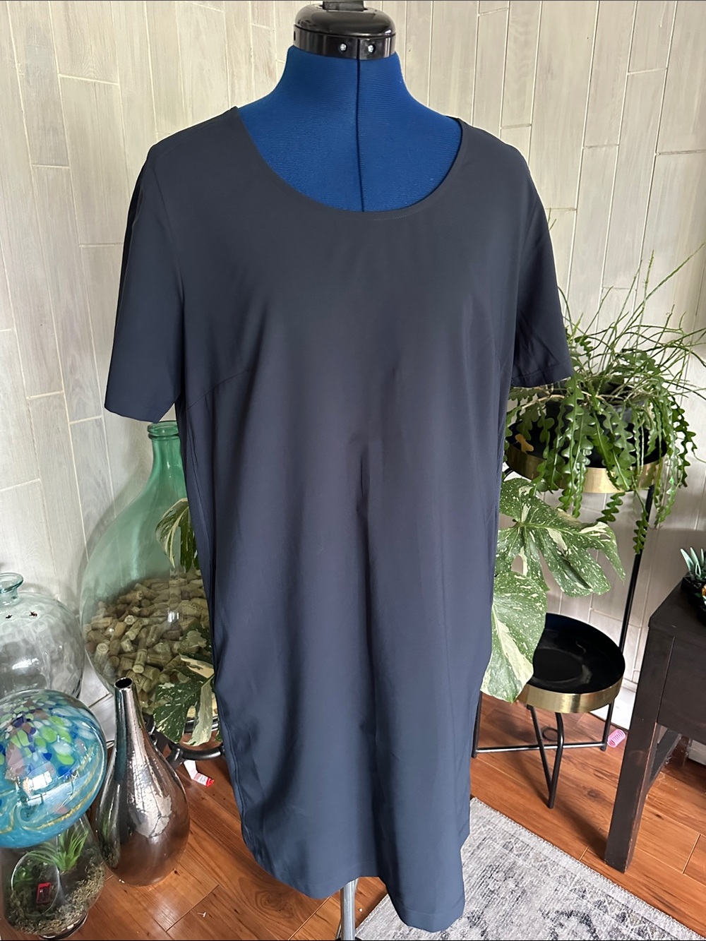 Lole Black Short-Sleeve Shift Dress